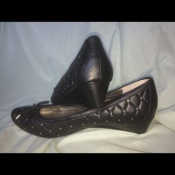 Metoo size 9.5 wedge heels. - Picture 3 of 4